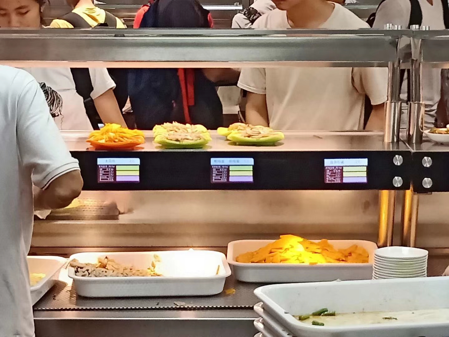 学校食堂应用智慧食堂成本可以降低多少？